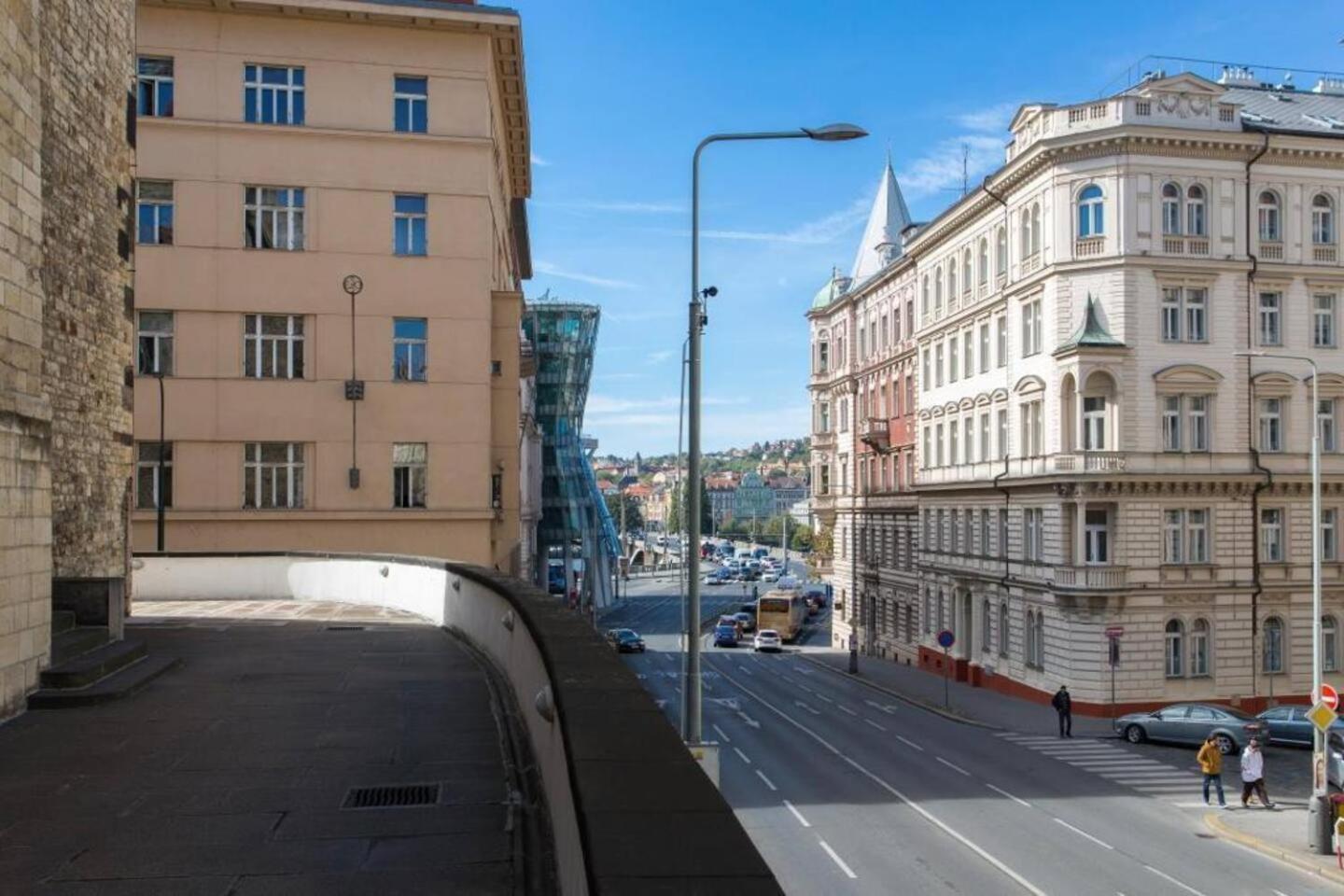Place Of Grace - 50 Meters From Dancing House Prag Exteriör bild
